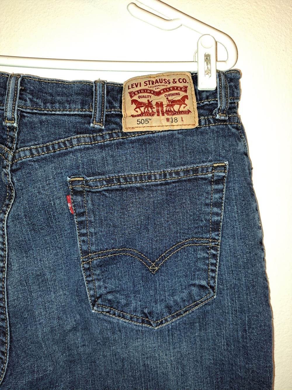 Levi's Men's 505 Regular Fit Blue Denim Shorts - Picture 2 of 7